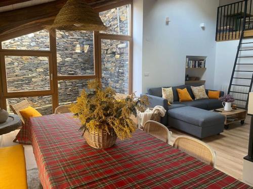 Arnado Ski Chalet | Welcome to A Casa Dos Ratos: Family-Friendly Getaway!