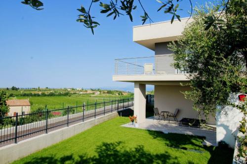 Cavaion Veronese Bed & Breakfast | Experience Oceanfront Bliss at A CASA MIA B&B