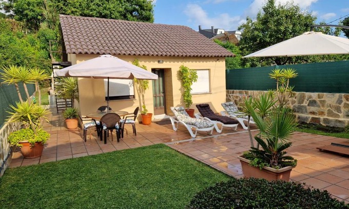 Redondela House | Guest Rated 9.8: A Caseta das Redes with Ocean Views