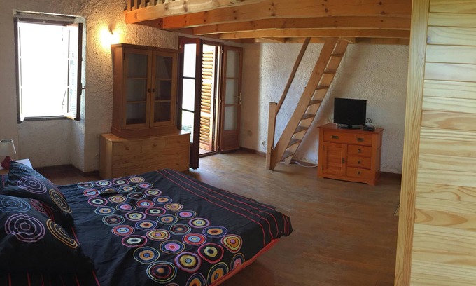 Canari House | Cozy A Casetta 2: Child-Friendly and Budget-Savvy Escape