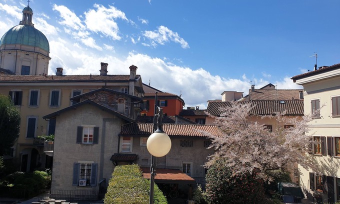 Intra Apartment | Discover a Quiet, Sunny Studio in the Heart of the City