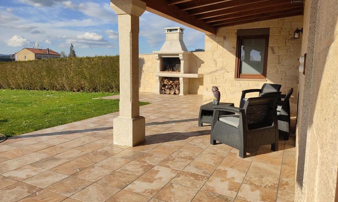 A Picarana Apartment | Experience A Chamiseiriña: Pet-Friendly Oceanfront Retreat