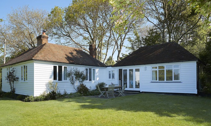 Wittersham Cottage | Perfect Retreat at Tufton Croft: Pet-Friendly & Family Ready