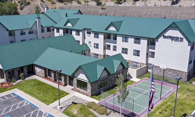 Durango Condo | Relaxing Downtown Retreat with Pool and Hot Tub in Durango