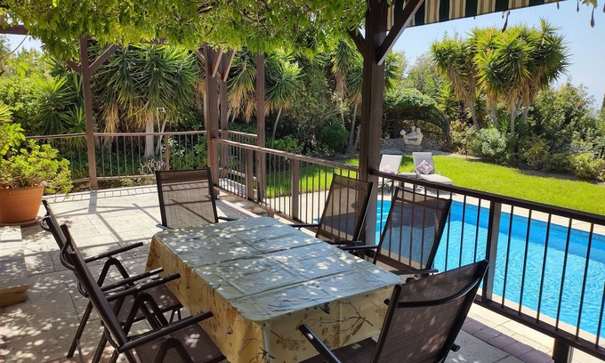 Tala Villa | Scenic Villa with Ocean Views, Pool & Spa - Rated 10/10