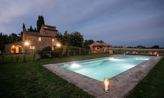 Lucignano Villa | Exclusive Villa with Private Pool and Ocean Views Await