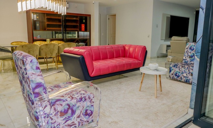 Greater Johannesburg Metropolitan Area Villa | Bright Contemporary Retreat with Private Pool and Family Perks