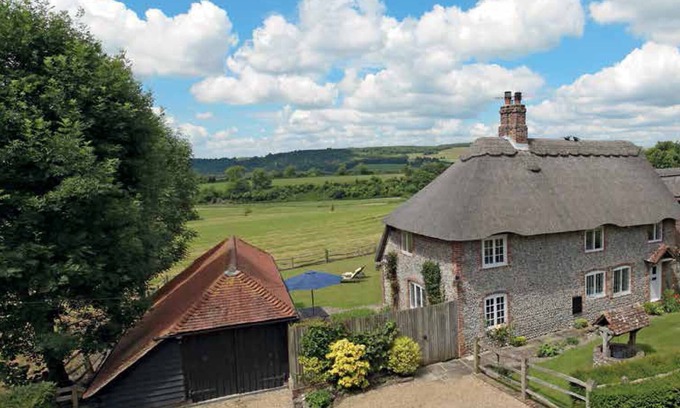 Burpham Cottage | Chic Country Cottage with Ocean Views in Arundel Countryside