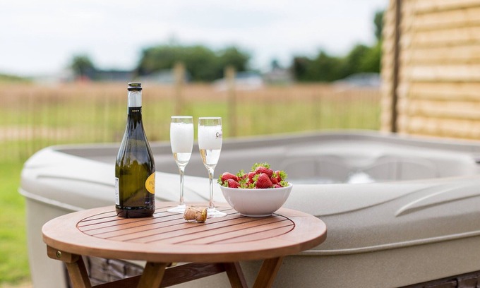 Ryde RV Rental | Romantic Circular Hut with Spa and Hot Tub Retreat