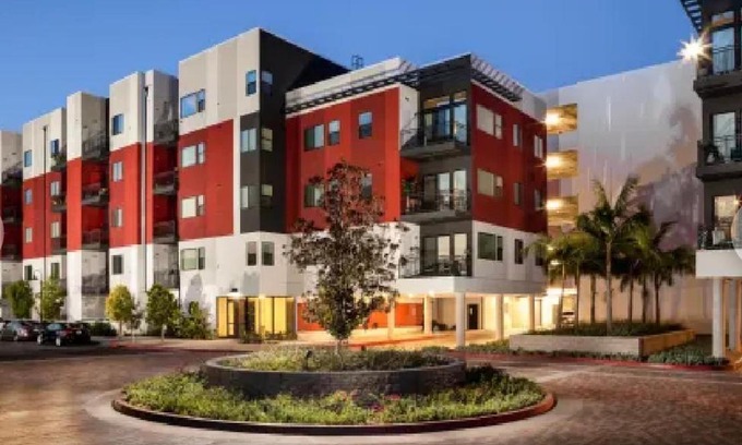 Warner Center Apartment | Elegant 2-Bedroom Apartment with Ocean View in Woodland Hills