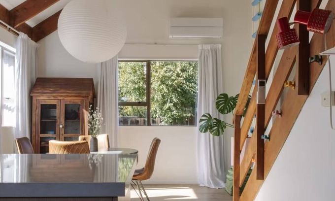 Lake Tekapo Apartment | A classic 1970s Kiwi Bach designed by Chaplin's Architects