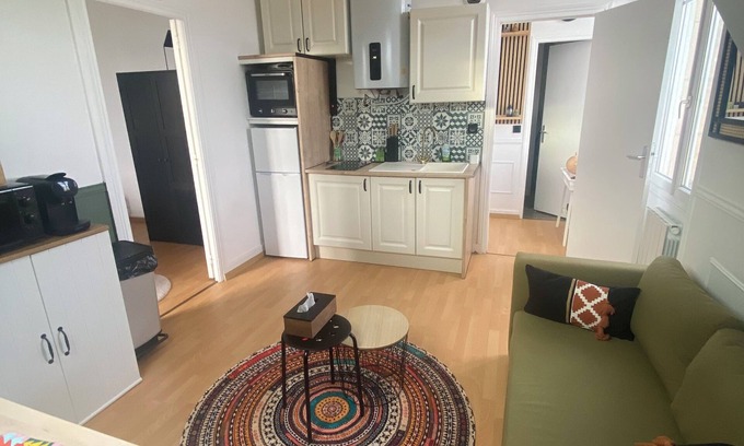 Sainte-Therese-Demi-Lune Apartment | A cocoon in the presbytery (with private parking)