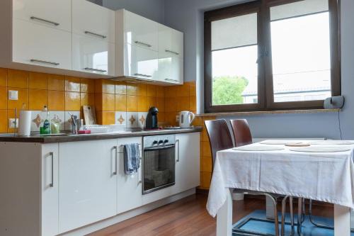Chrzanow Apartment | Cozy Apartment Between Kraków and Oświęcim - Family-Friendly