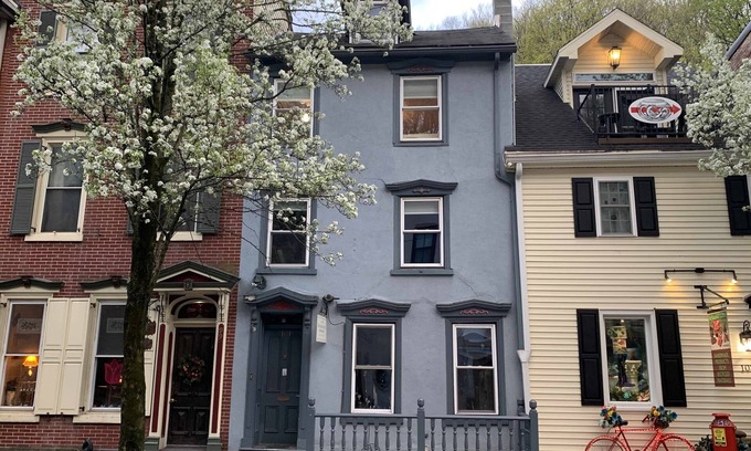 Ashfield House | Discover Your Ideal Downtown Jim Thorpe Getaway