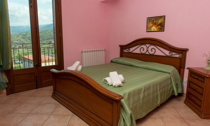 Castelbuono Apartment | Relaxing Atmosphere with Pool & Park Views in Madonie