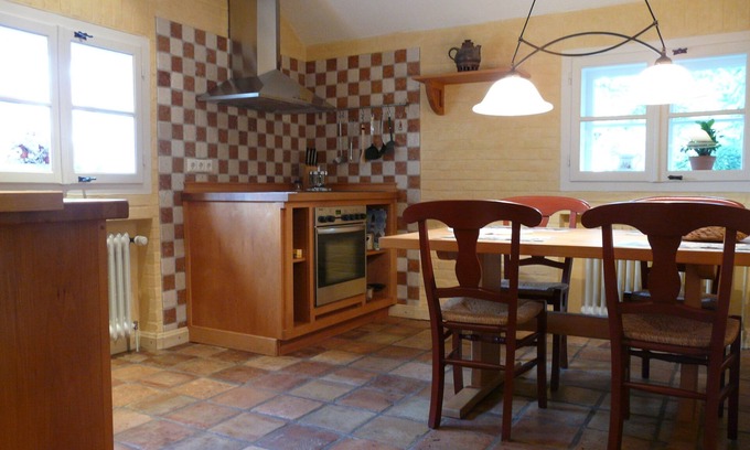 Jork Cottage | Charming Converted Fruit Barn with Pet-Friendly Amenities