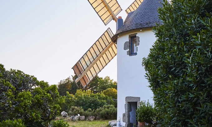Ile d'Yeu House | Unique Oceanfront Experience in a Converted Windmill