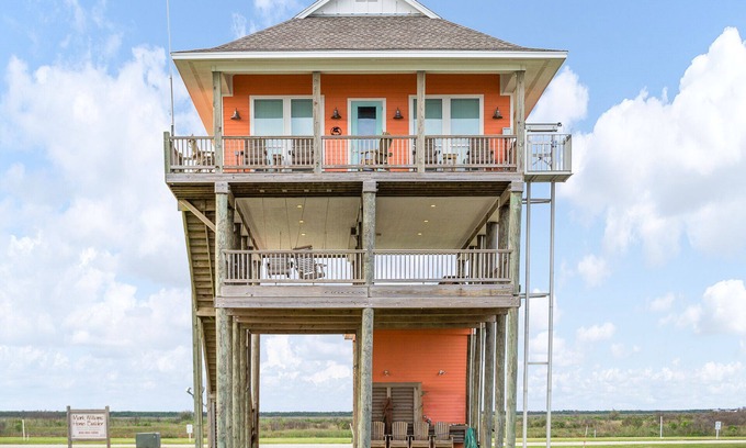Port Bolivar House | Family-Friendly Getaway at A Cool Change in Gilchrist