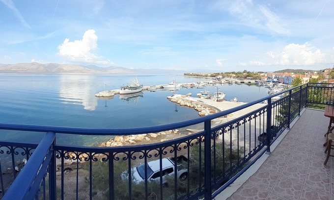 Vatera House | Cozy Family Retreat Steps from the Beach and Sunshine