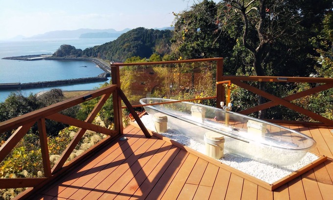 Amakusa House | A Seaside Cottage with a Deck and Family-Friendly Amenities