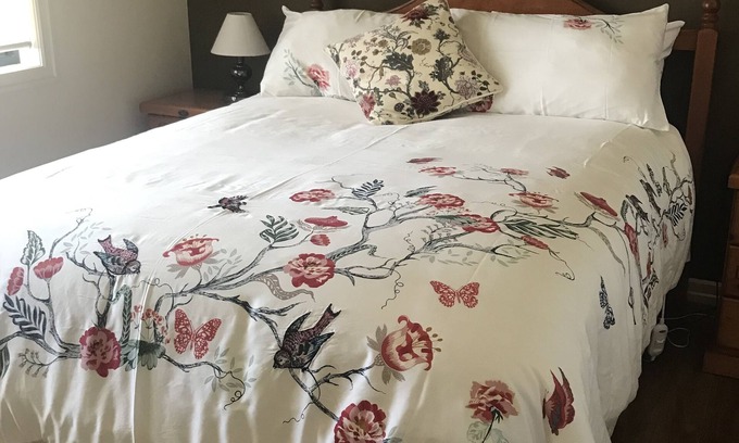 Bootawa Apartment | Discover a Country Escape at Mt Mee with Ocean Views
