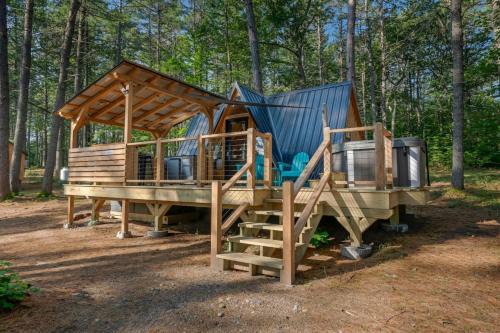 Oxford House | A Cozy A-Frame Escape with Hot Tub