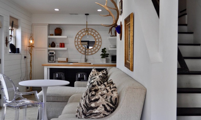 Charlotte House | Chic Studio with Pool, Spa, and Breakfast Amenities