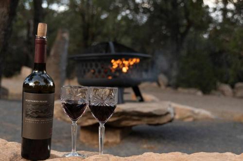 Zuzax House | Inviting Cabin Retreat in Tijeras with Hot Tub & Game Room