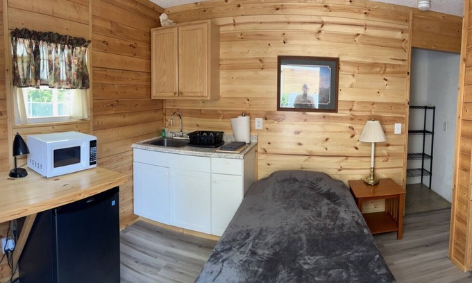 Fellowship Cabin | Cozy Clothing Optional Retreat Near Ocala WEC – 10/10 Rated