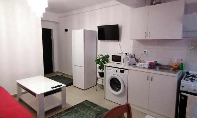 Popesti-Leordeni Apartment | Homely Retreat: Guest Rated 9.6/10 for Comfort