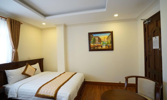 Da Lat Hotel | Charming Stay with Ocean View in Dalat