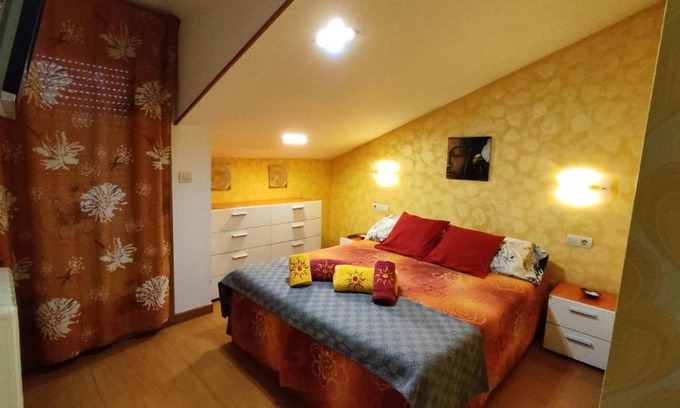 O Rosal Apartment | Explore A Cruz de Ferro: Pet & Child Friendly Retreat