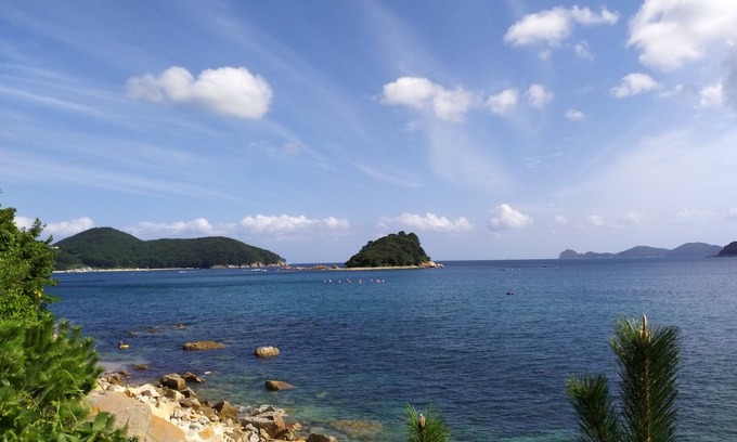Irun-myeon House | Eco-Friendly Retreat at Geoje Pension with Pool Access