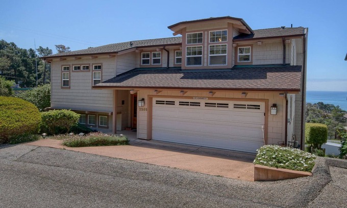 Marine Terrace House | Exceptional Dream Catcher: Oceanfront Bliss Awaits You