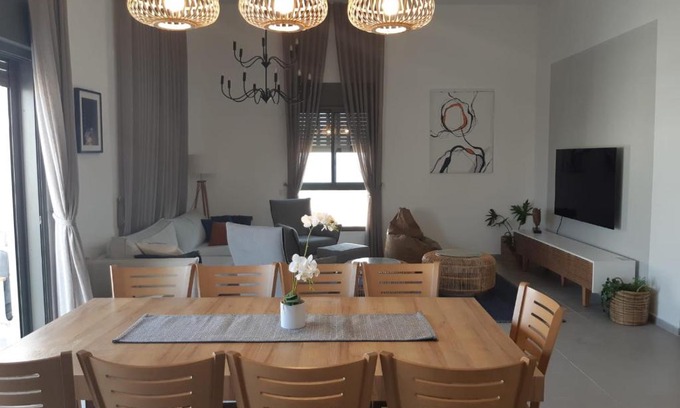 Nahariya Apartment | Stylish Penthouse Retreat - Paradise by the Sea