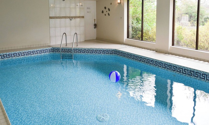 Costessey Cottage | Pet-Friendly Cottage with Private Pool and Enclosed Garden