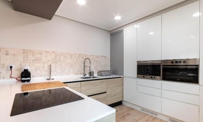 Basurto-Zorroza Apartment | Convenient Stay Just 800 Meters from San Mamés