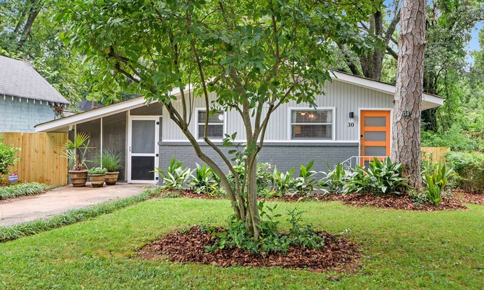 East Lake House | Charming East Lake Bungalow with Kitchen & Breakfast Included