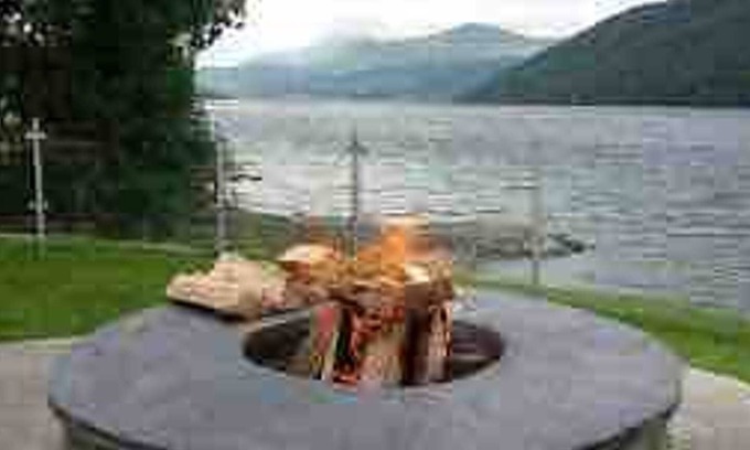 Glen Lyon Cottage | Enchanting Thatched Cottage in the Highlands with Breakfast