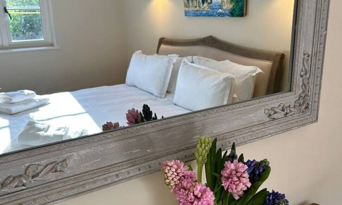 Rendham House | Family and Pet-Friendly Retreat: The Hayloft Awaits You
