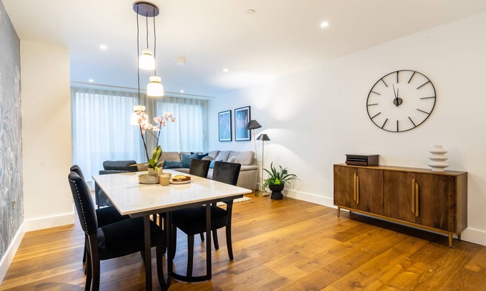 York Apartment | Perfect Family Getaway: Sleeps 4 with Essential Amenities