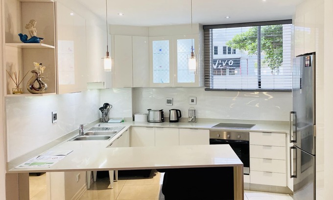 Umhlanga Apartment | Modern Apartment with Ocean View at Umhlanga Beach