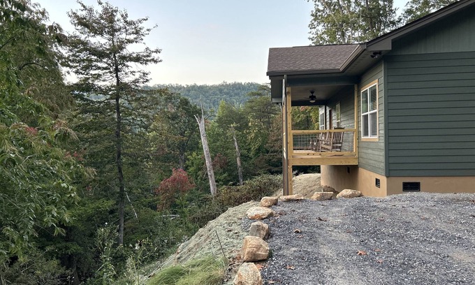 Sylva House | Unforgettable Views Near Sylva: Hot Tub & Breakfast Included