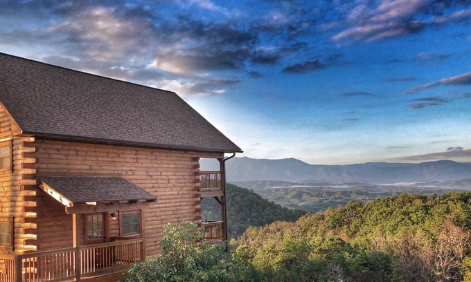 Gatlinburg - Pigeon Forge Cabin | Scenic Mountain Retreat with Hot Tub & Game Room Awaits