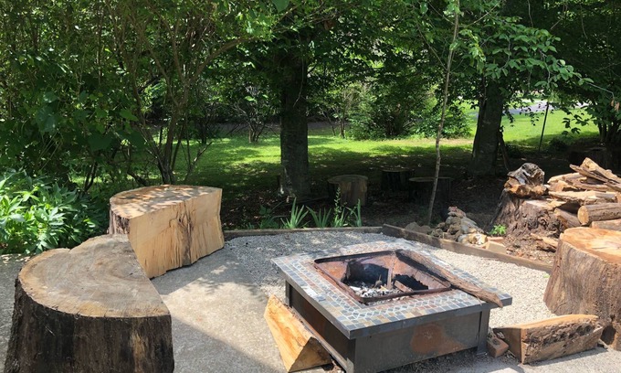 Albany House | Family-Friendly Retreat: A Fisherman's Paradise Awaits