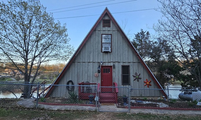 Hardy Cabin | Idyllic A-Frame Cabin with Pool & Lake Views at Galilee