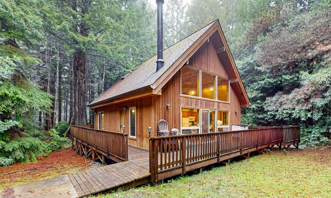 Mendocino House | Relaxing Getaway with Ocean View & Private Hot Tub