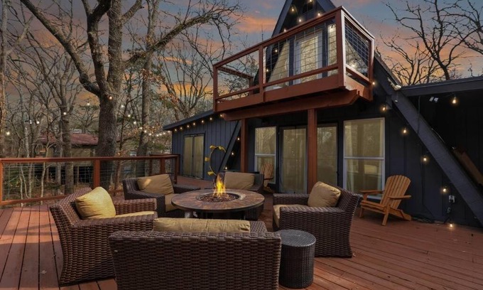 Pottsboro House | Relaxing A-Frame Lake Retreat with Family-Friendly Amenities