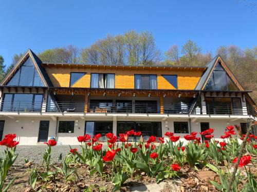 Sisesti House | Discover A Frame Pietrele Șoimului: Guest Rated 9.8/10
