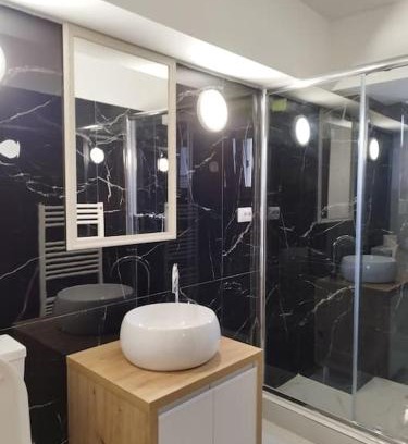 Iasi Apartment | Highly Rated A G Studio's Palas-Iasi for Budget Travelers